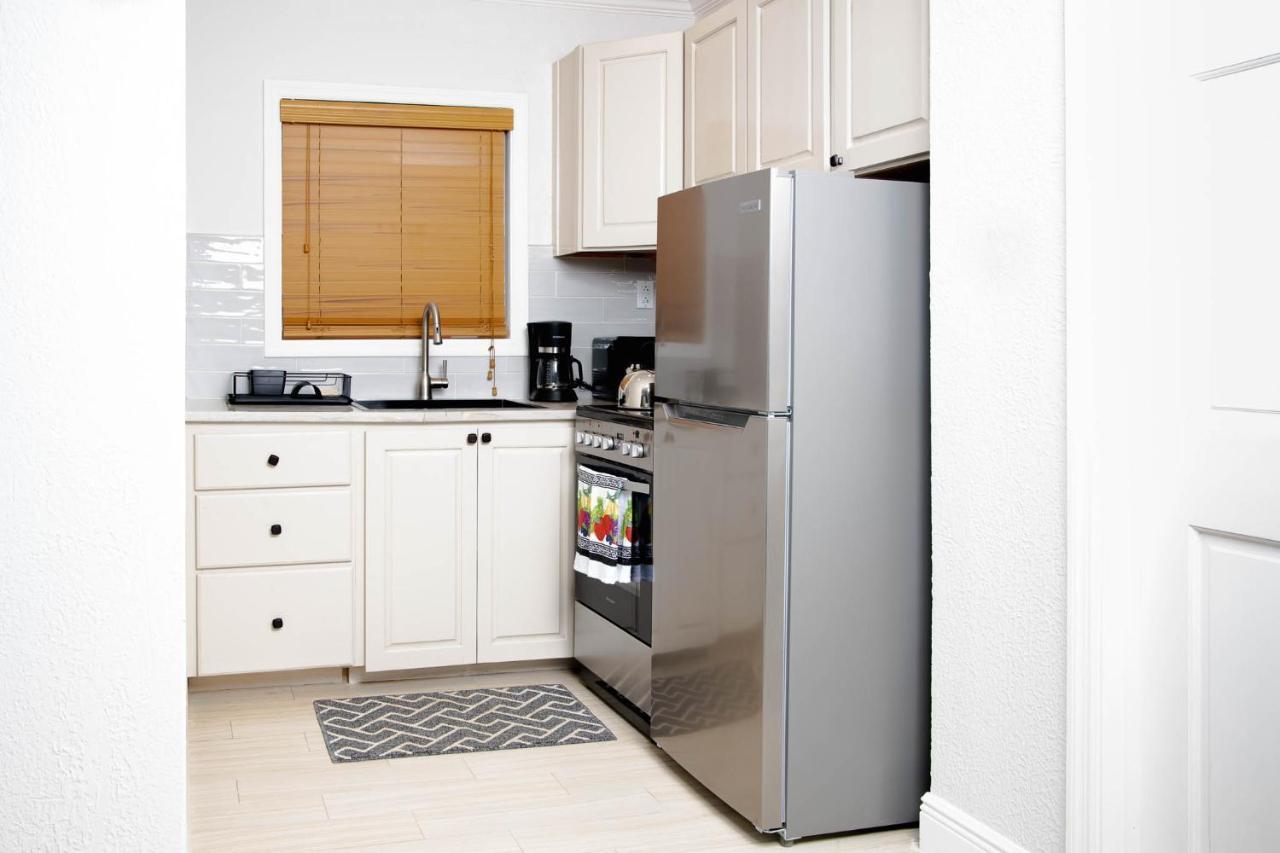 Sheer Bliss Beachview Apt #2 Джорджтаун Екстериор снимка
